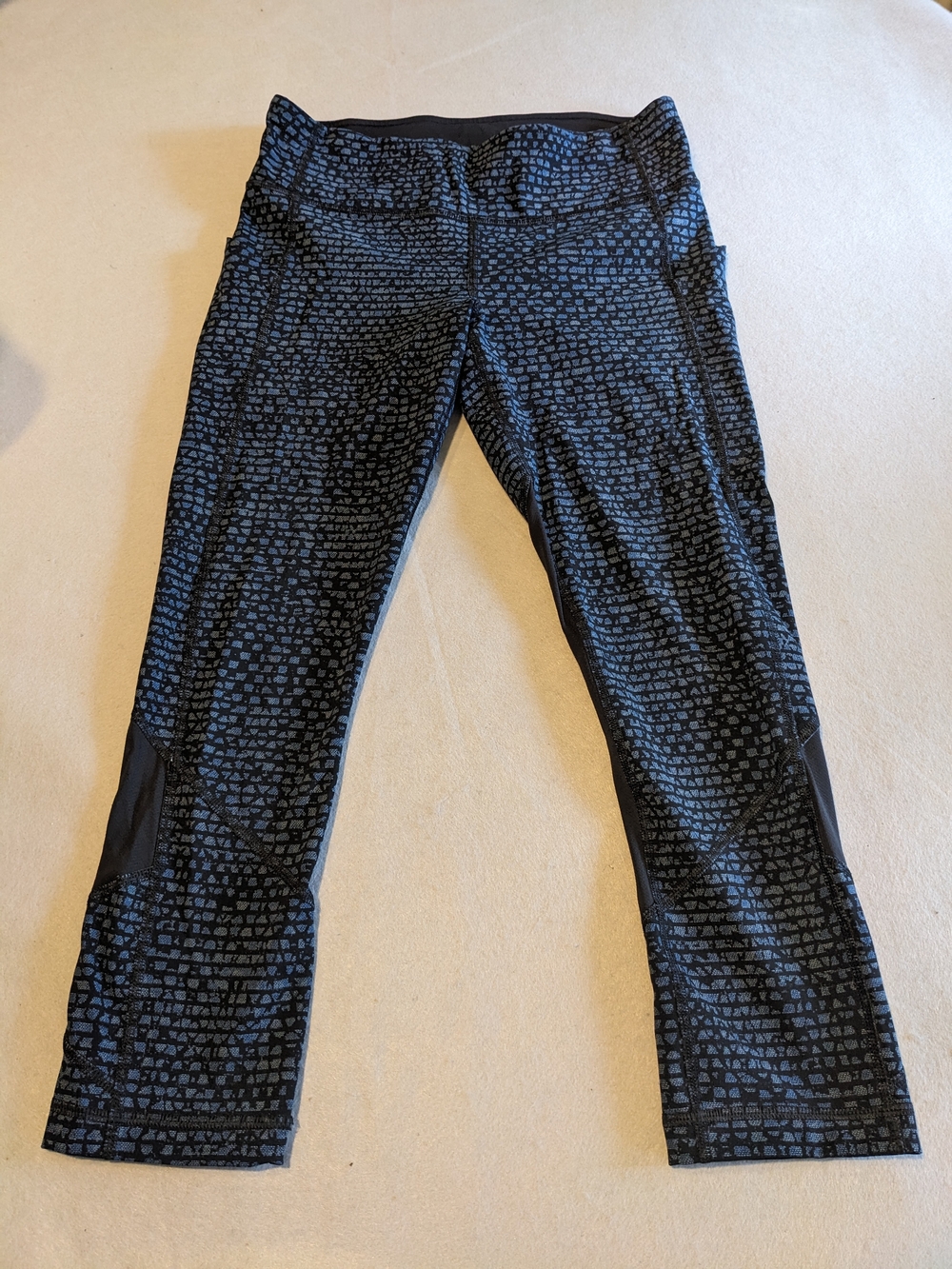 Black Patterned Athletic Capri Leggings